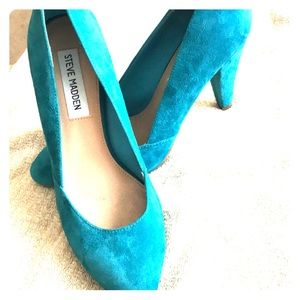 Steve Madden poized heels